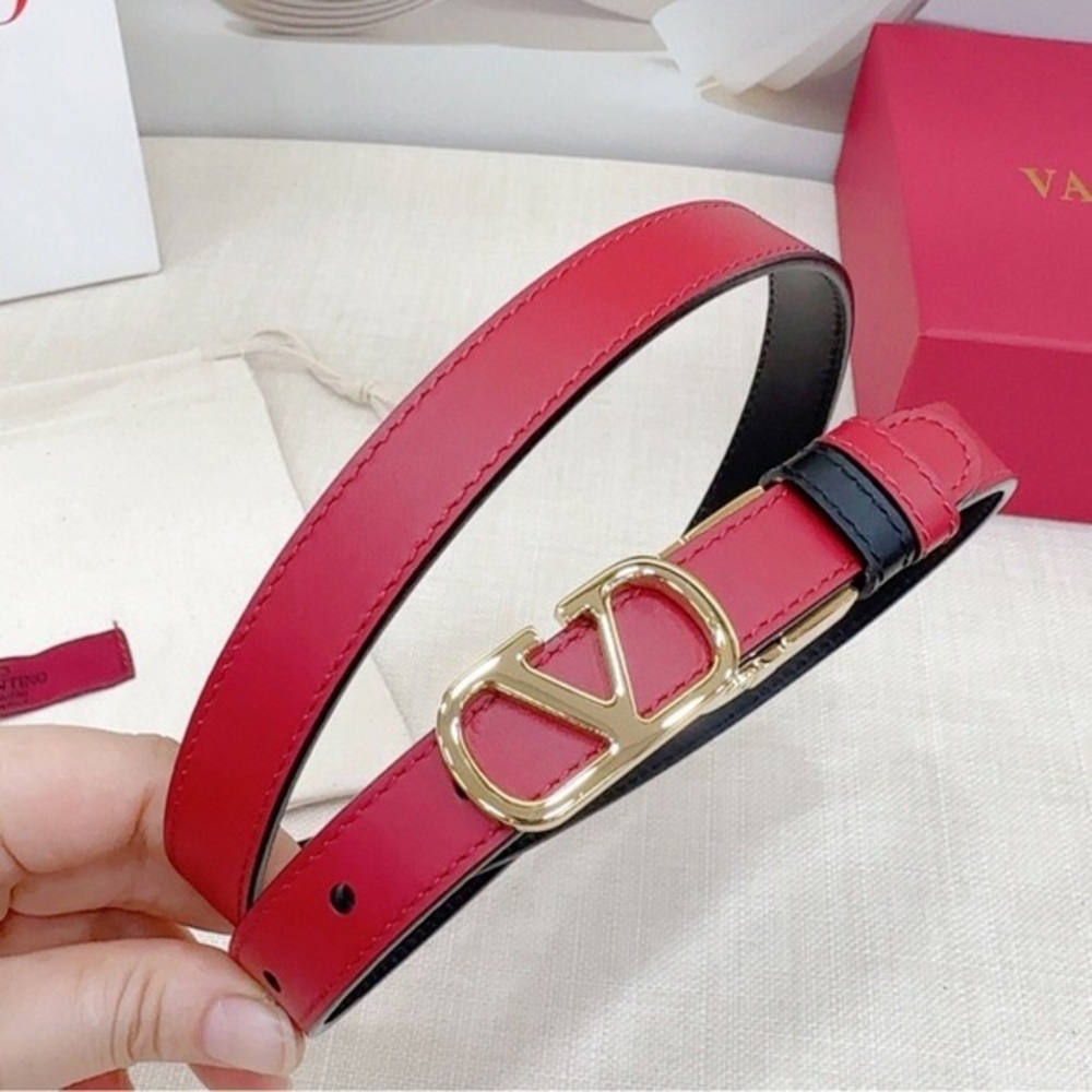 Reversible Valentino Belt in Red & Black